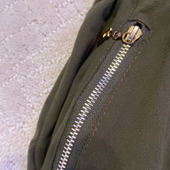 Joggers - Picture 2 of 3